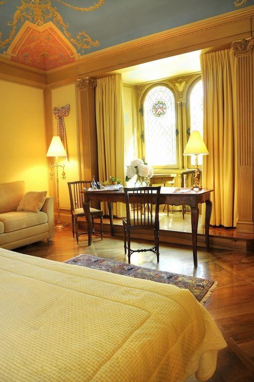 Chateau De La Treyne Lacave  Room photo