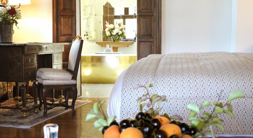 Chateau De La Treyne Lacave  Room photo